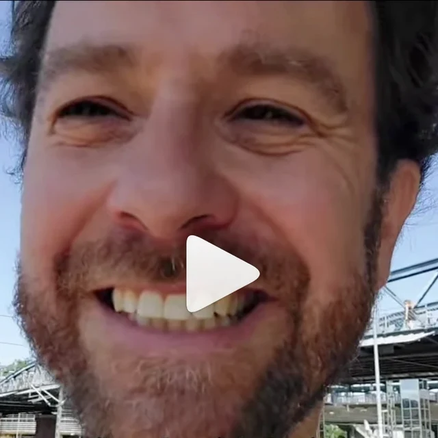 Matthias Ritter lacht in die Kamera und erzählt von einem Herzenswunsch – Video auf Instagram